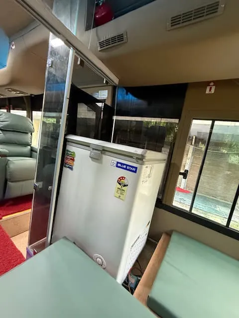 12 Seater Caravan Amenities